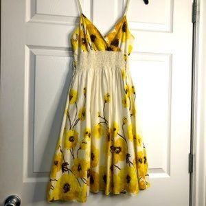 Twenty-one yellow flower dress size medium.